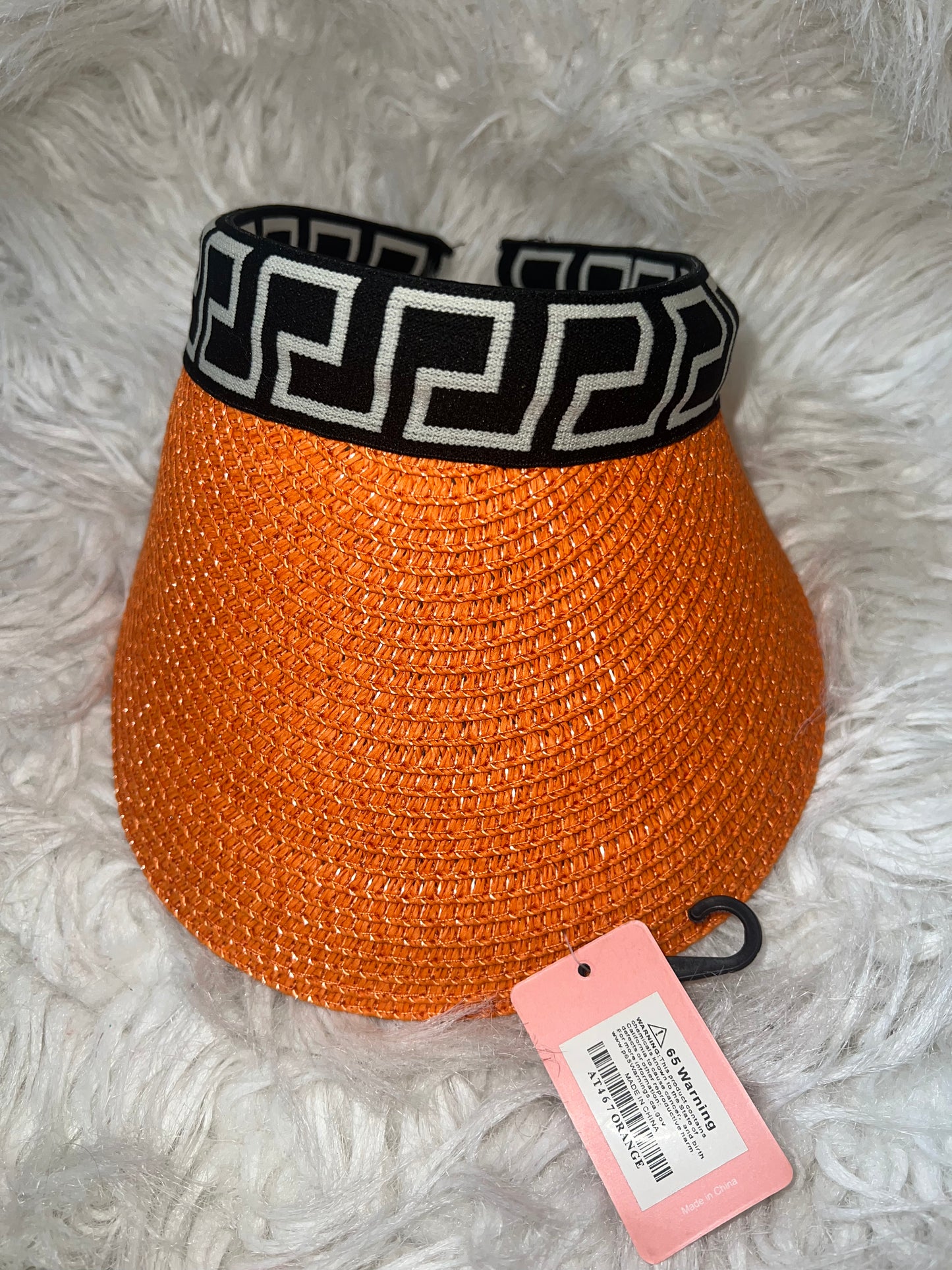 A visor hat