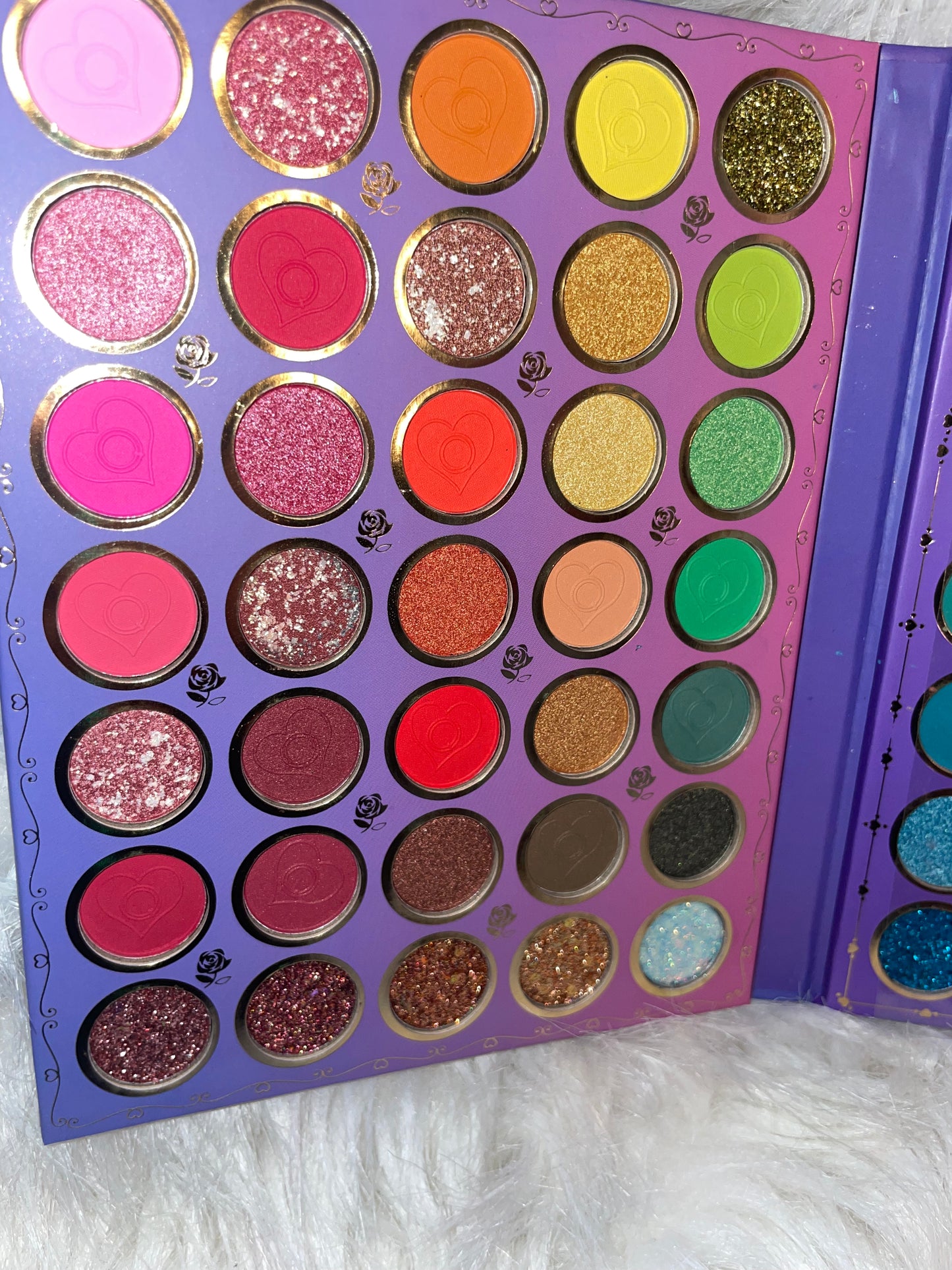 Selena eyeshadow palette