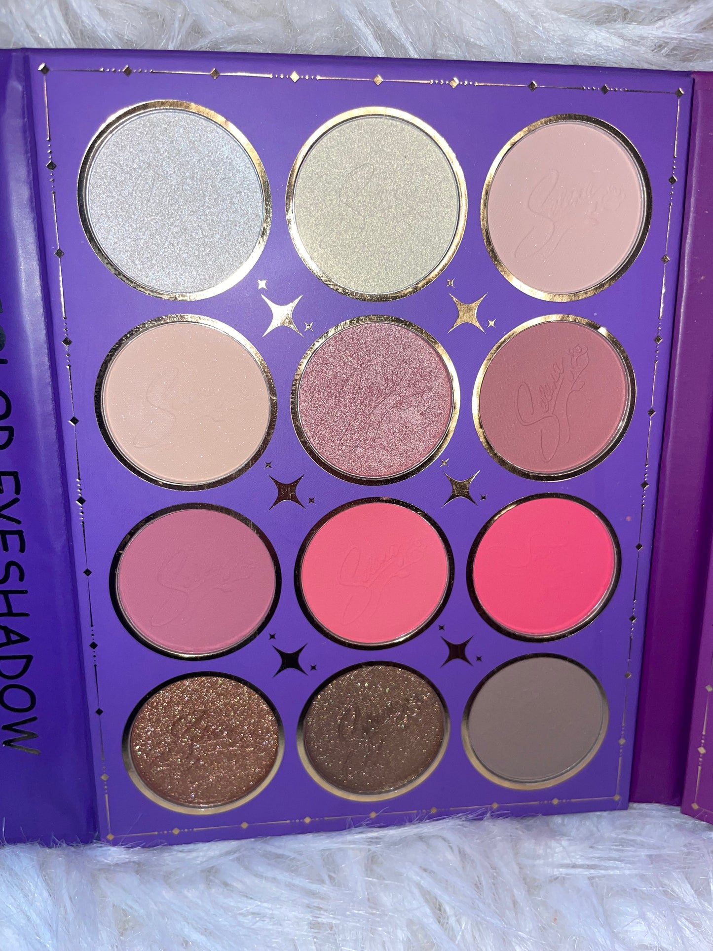 Selena eyeshadow palette