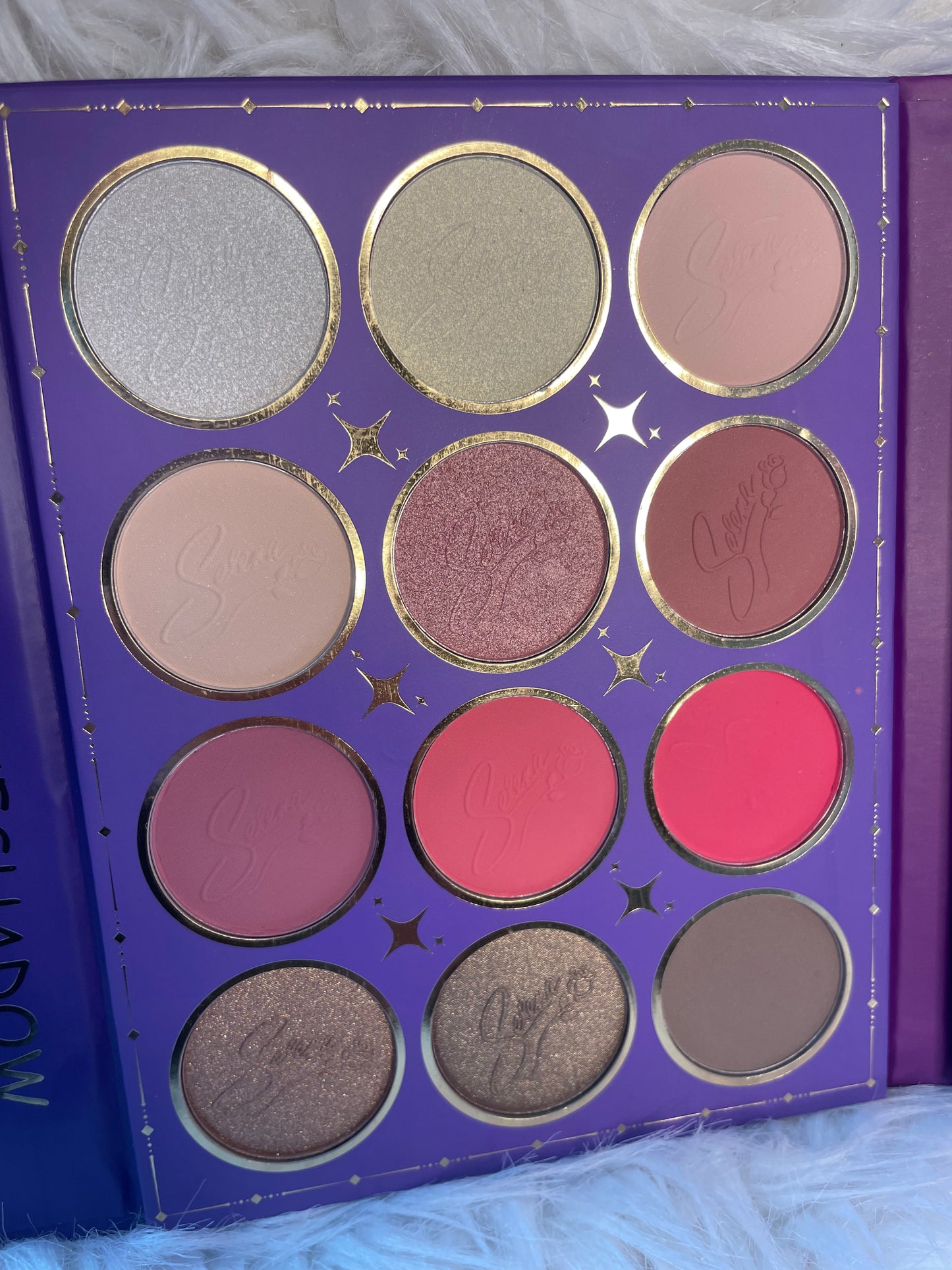 Selena eyeshadow palette